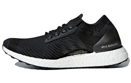 Adidas: Кроссовки 