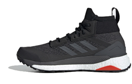 Adidas: Кроссовки 