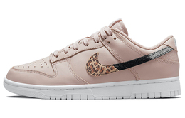 Nike: Розовые кроссовки  Dunk Low SE