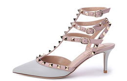 Valentino: Шлёпанцы  Rockstud