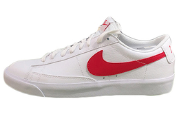 Nike: Серые кроссовки  Blazer Low