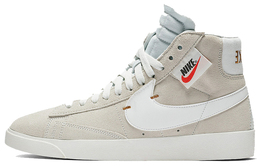 Nike: Белые кроссовки  Blazer Mid