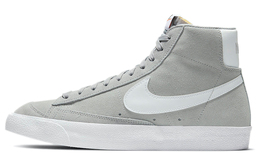 Nike: Светлые кроссовки  Blazer Mid 77