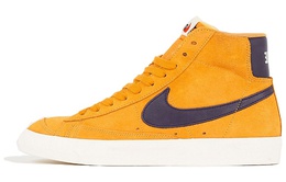 Nike: Оранжевые кроссовки  Blazer Mid