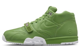 Nike: Зелёные кроссовки  Air