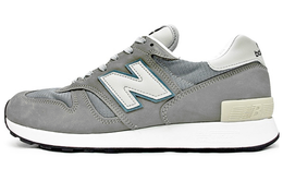 New Balance: Кроссовки  1300