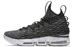 Nike: Кроссовки  Lebron 15