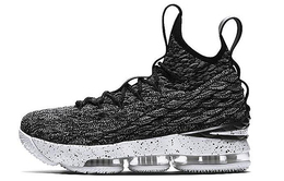 Nike: Кроссовки  Lebron 15