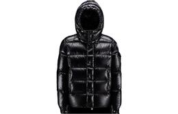 Moncler: Чёрный пуховик 