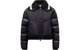 Moncler: Чёрный пуховик 