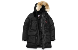 Canada Goose: Чёрный пуховик 