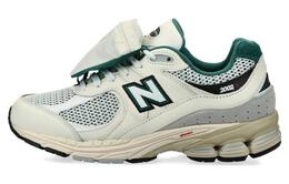 New Balance: Кроссовки  2002R