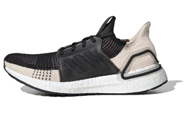 Adidas: Кроссовки  UltraBoost 19