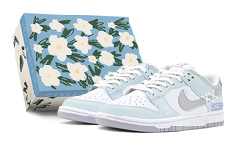 Nike: Светлые кроссовки  Dunk Low