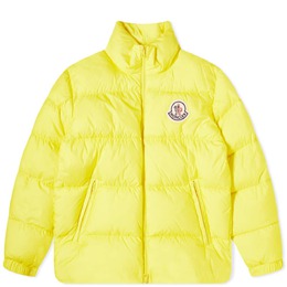 Moncler: Жёлтая куртка 