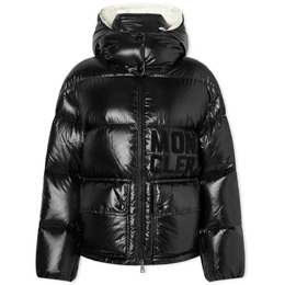 Moncler: Чёрная куртка 