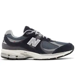 New Balance: Серые кроссовки  2002R