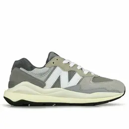 New Balance: Серые кроссовки  57/40