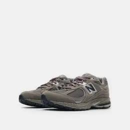 New Balance: Серые кроссовки  2002R
