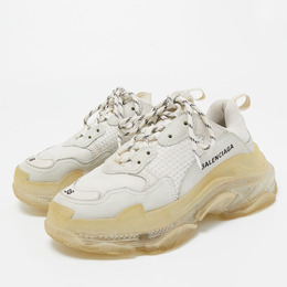 Balenciaga: Белые кроссовки Triple S