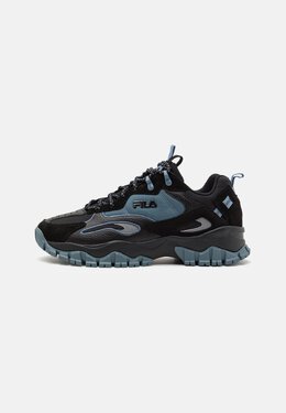 Fila: Чёрные кроссовки Ray Tracer