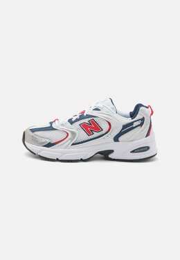 New Balance: Белые кроссовки  530