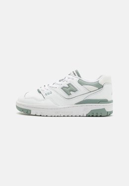 New Balance: Белые кроссовки  550