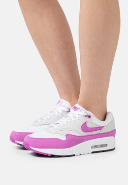 Nike: Серые кроссовки  Air Max 1