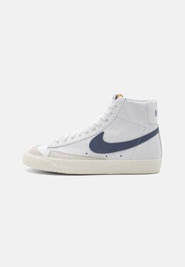 Nike: Белые кеды  Blazer Mid 77