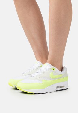 Nike: Белые кроссовки Air Max 1