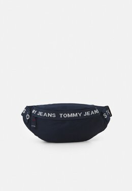 Tommy Jeans: Тёмная поясная сумка Essential