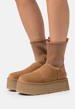 UGG: Ботинки 