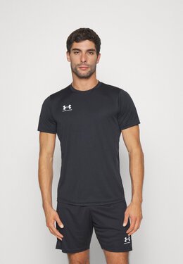 Under Armour: Спортивная футболка 