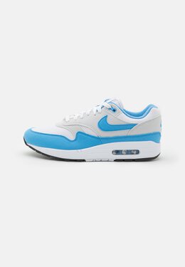 Nike: Белые кроссовки Air Max 1