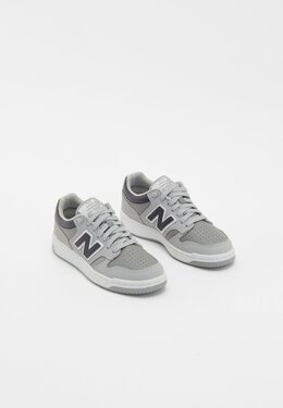 New Balance: Серые кроссовки 