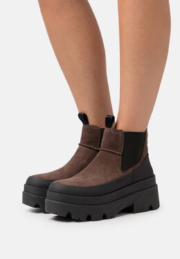 UGG: Ботинки