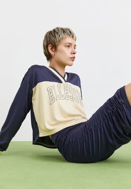 Ellesse: Тёмный топ 