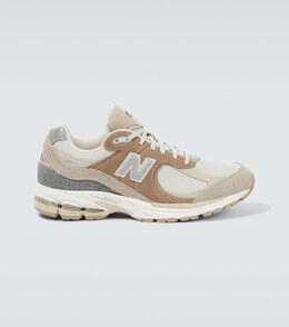 New Balance: Многоцветные кроссовки  2002R
