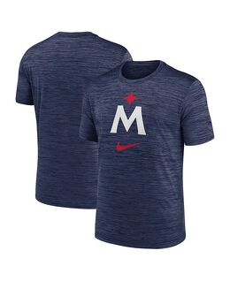 Nike: Тёмная футболка 