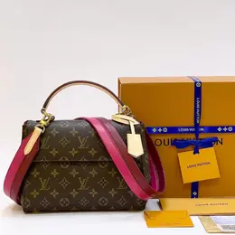 LOUIS VUITTON: Коричневая сумка 