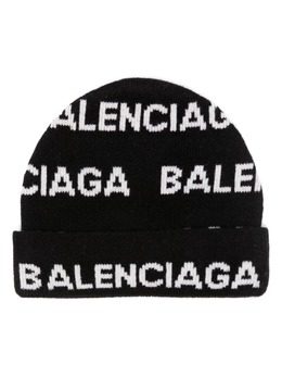 Balenciaga: Чёрная шляпа 