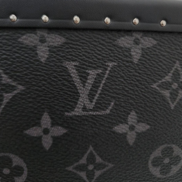 Louis Vuitton: Чёрный клатч