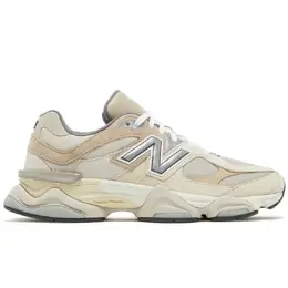 New Balance: Бежевые кроссовки 