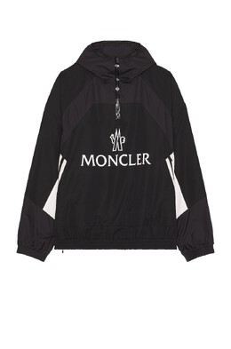 Moncler: Чёрная куртка 