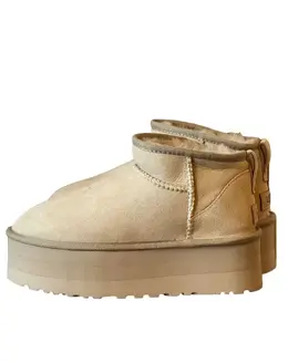 UGG: Бежевые угги