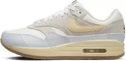 Nike: Бежевые кроссовки  Air Max 1