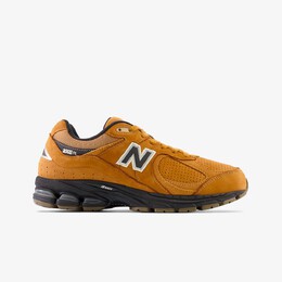 New Balance: Многоцветные кроссовки  2002R