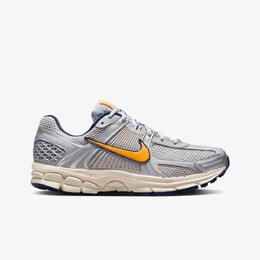 Nike: Оранжевые кроссовки 