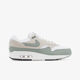 Nike: Зелёные кроссовки Air Max 1