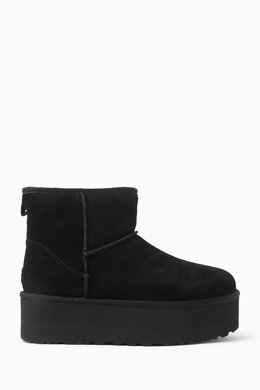 UGG: Чёрные ботинки Classic Mini